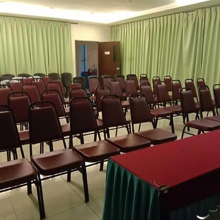 G Six Hotel Sitiawan Esterno foto