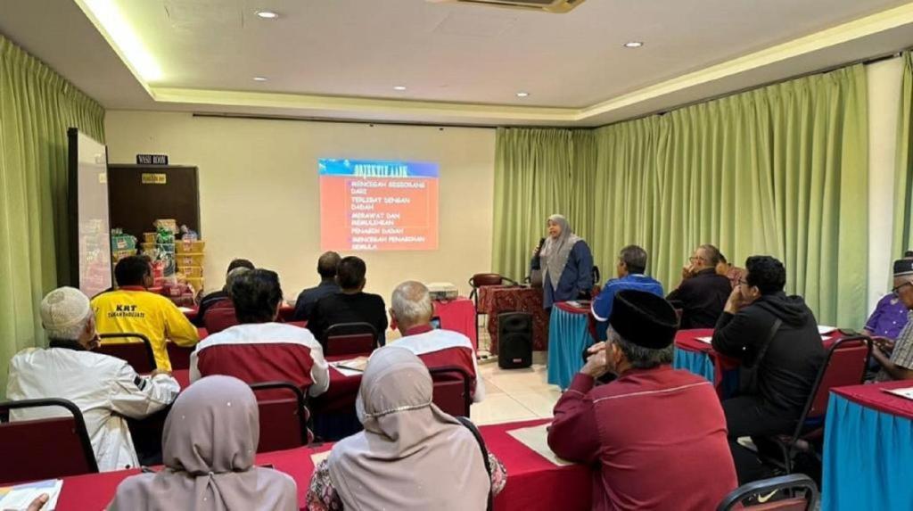 G Six Hotel Sitiawan Esterno foto