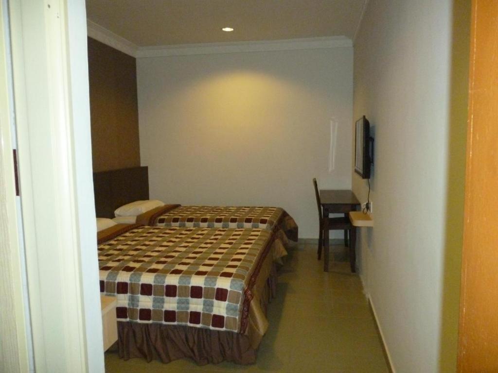 G Six Hotel Sitiawan Esterno foto