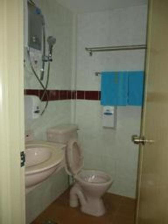 G Six Hotel Sitiawan Esterno foto