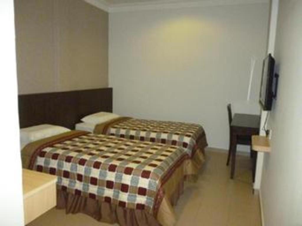 G Six Hotel Sitiawan Esterno foto