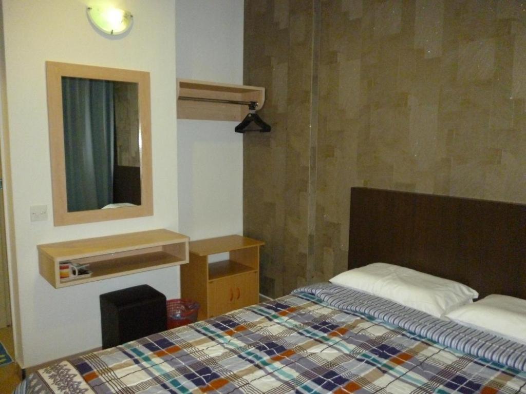 G Six Hotel Sitiawan Esterno foto