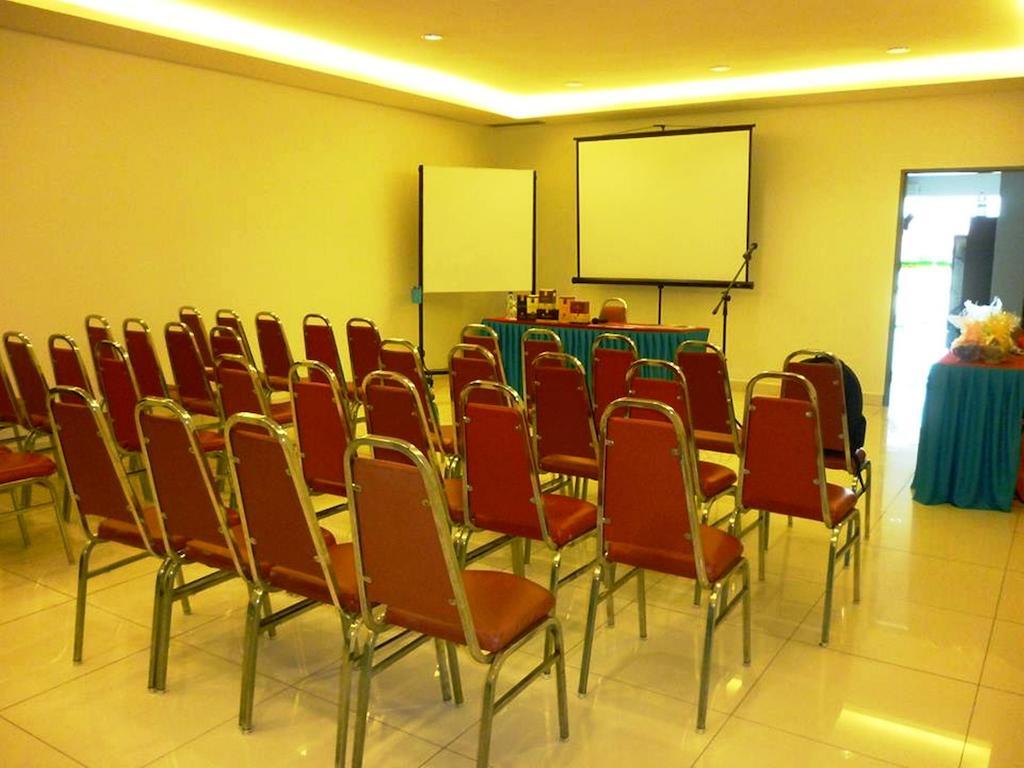 G Six Hotel Sitiawan Esterno foto