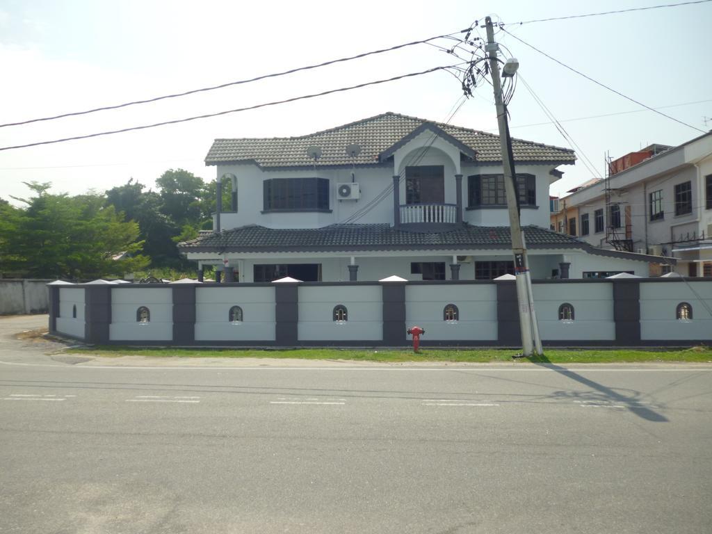 G Six Hotel Sitiawan Esterno foto