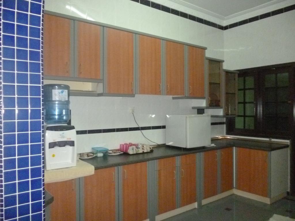 G Six Hotel Sitiawan Esterno foto