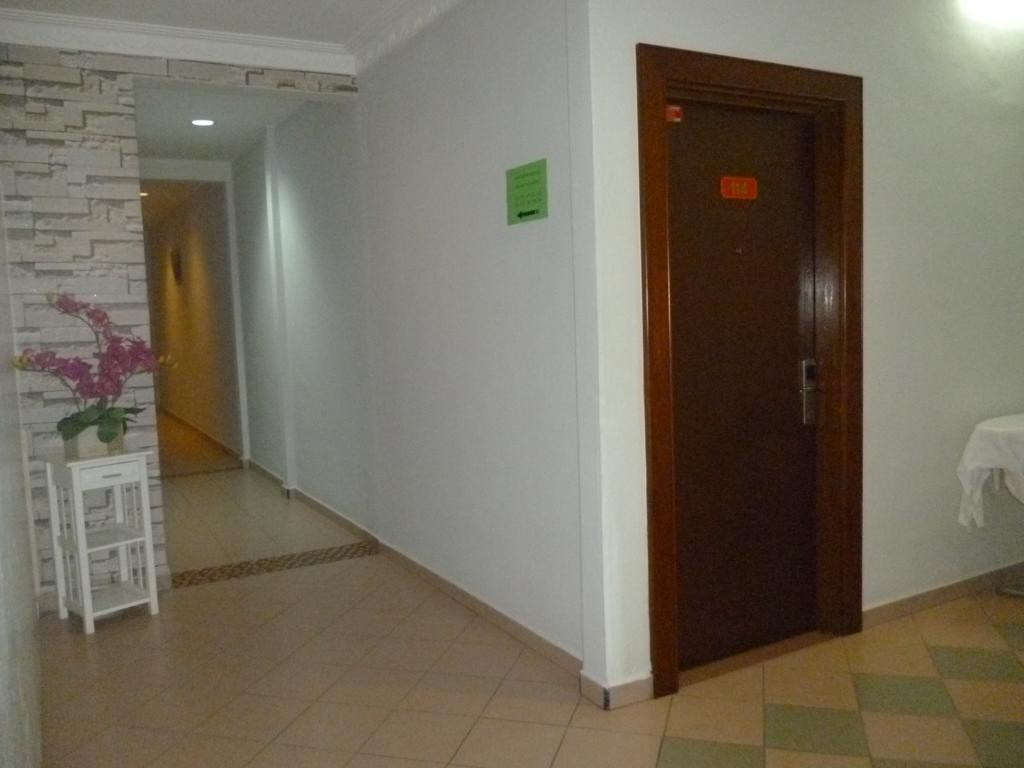G Six Hotel Sitiawan Esterno foto