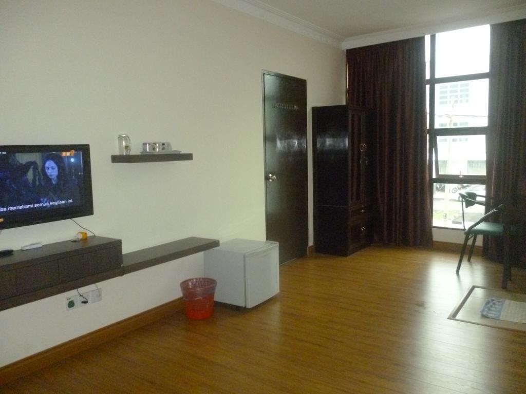G Six Hotel Sitiawan Esterno foto